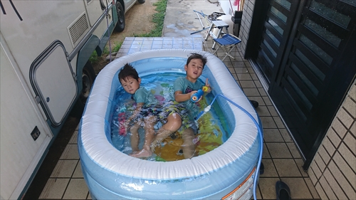 18���E�L�b�Y�o���X�^�̌��I